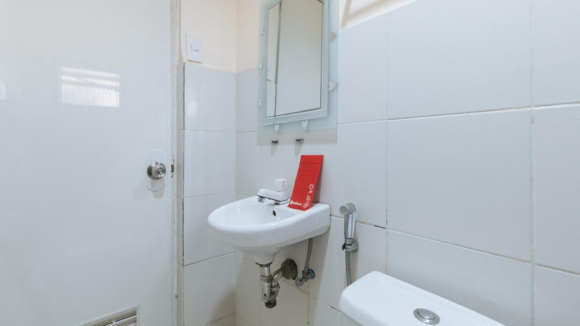 Reddoorz At V-Cat Apartelle Sampaloc מנילה מראה חיצוני תמונה