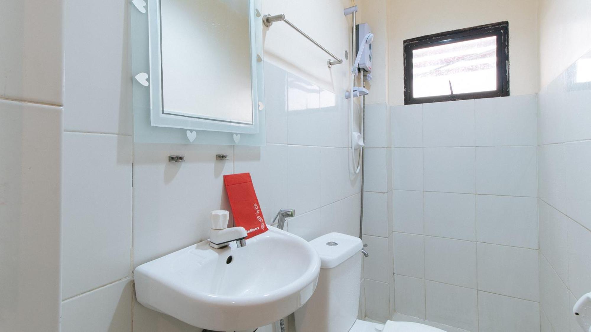 Reddoorz At V-Cat Apartelle Sampaloc מנילה מראה חיצוני תמונה